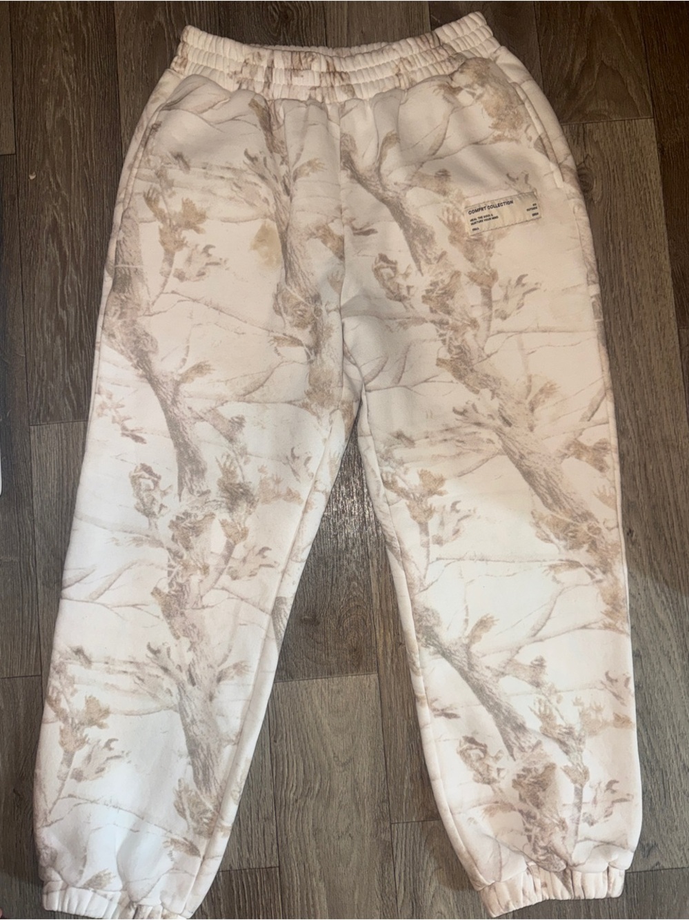 Comfort Colors Cream & Beige Tree-Print Joggers for Kids